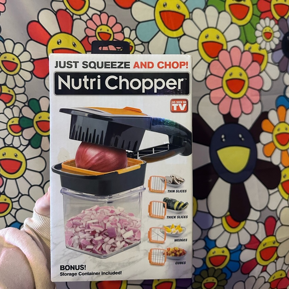 Nutri Chopper with Storage Container - Picture 2 of 4